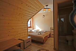 Отели типа «постель и завтрак» Pod Tatrami Буковина-Татшаньска Двухместный номер с 2 отдельными кроватями и видом на горы-2