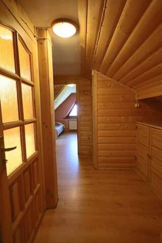 Отели типа «постель и завтрак» Pod Tatrami Буковина-Татшаньска Номер-студио с видом на горы (для 5 взрослых)-3